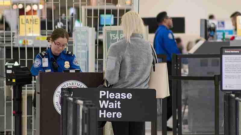 Transportation Security Administration Checkpoint at John Glenn Columbus International Airport, tags: senatoren die gesichtserkennungstechnologie - CC BY-SA